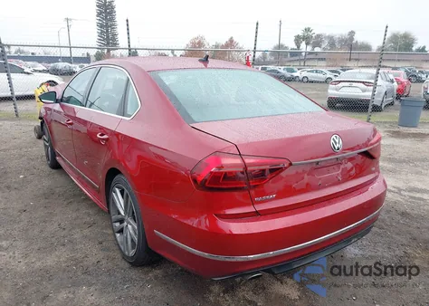 2017 Volkswagen Passat 1.8T R-Line z USA, uszkodzony, nr VIN 1VWDT7A30HC007788
